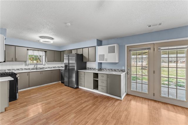 84 N Briarwood Road, Rogers, AR 72756