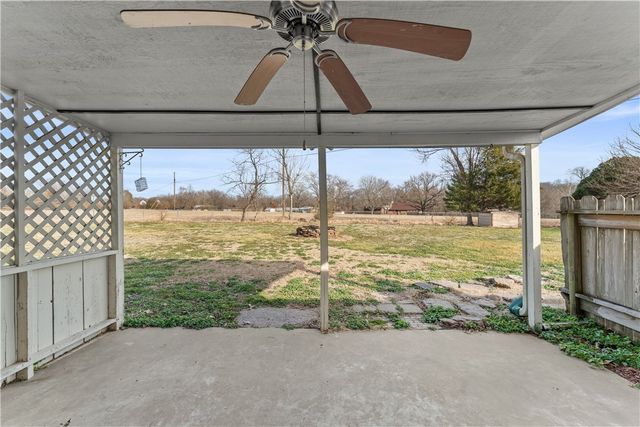 84 N Briarwood Road, Rogers, AR 72756