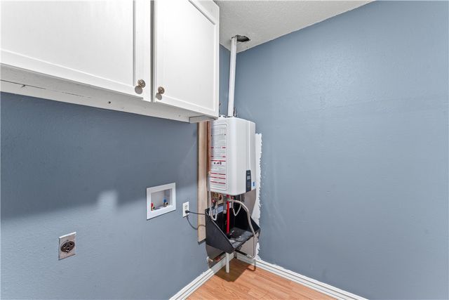 84 N Briarwood Road, Rogers, AR 72756