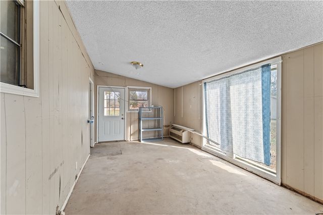 84 N Briarwood Road, Rogers, AR 72756