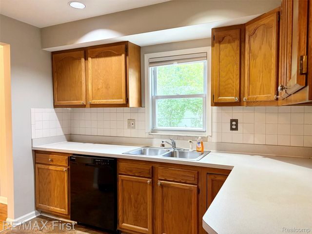 1815 McDonald Avenue, Royal Oak, MI 48073