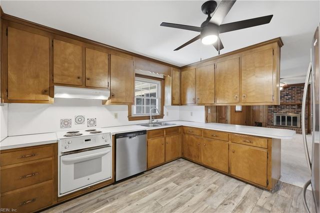 2622 Marrow DR, Newport News, VA 23606