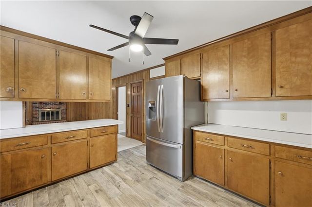 2622 Marrow DR, Newport News, VA 23606