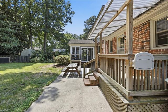 2622 Marrow DR, Newport News, VA 23606