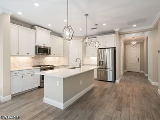2306 Marquesa CIR, Naples, FL 34112