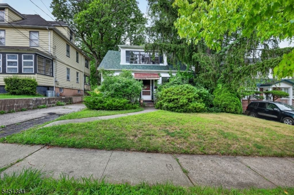 162 Bogert St, Teaneck Twp., NJ 07666