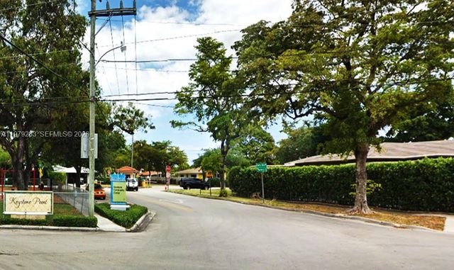 13155 Ixora Ct 310, North Miami, FL 33181