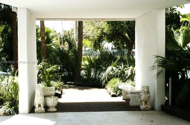 13155 Ixora Ct 310, North Miami, FL 33181