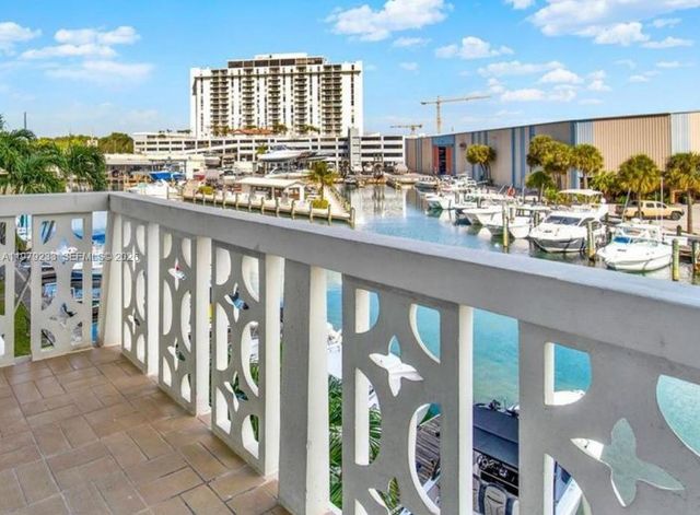 13155 Ixora Ct 310, North Miami, FL 33181