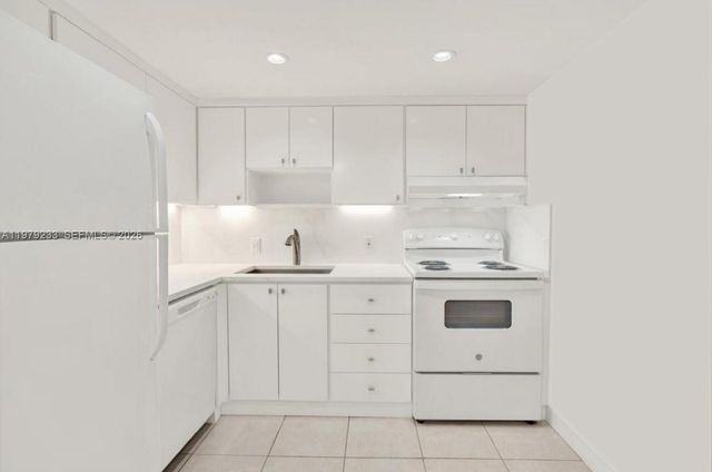 13155 Ixora Ct 310, North Miami, FL 33181