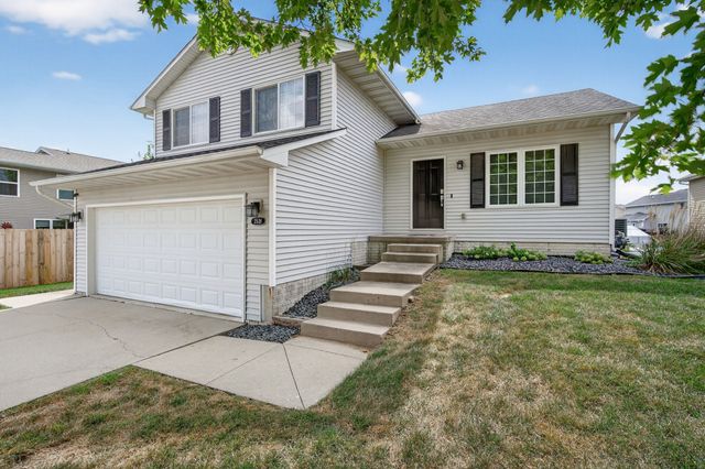 2528 Shady Lane Drive, Norwalk, IA 50211