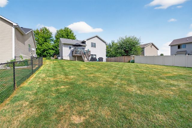 2528 Shady Lane Drive, Norwalk, IA 50211
