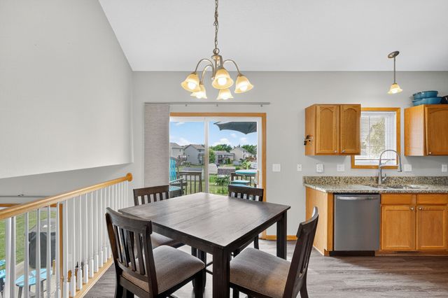 2528 Shady Lane Drive, Norwalk, IA 50211