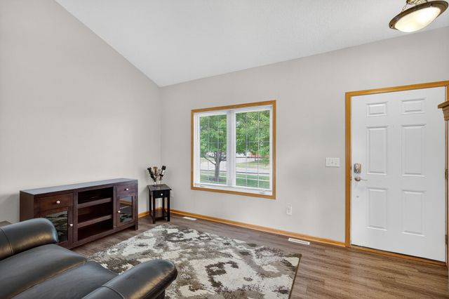 2528 Shady Lane Drive, Norwalk, IA 50211