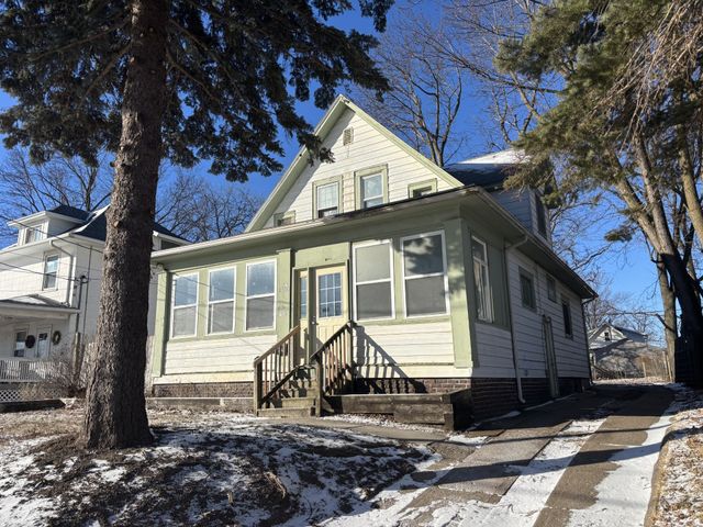 1326 32nd Street, Des Moines, IA 50311