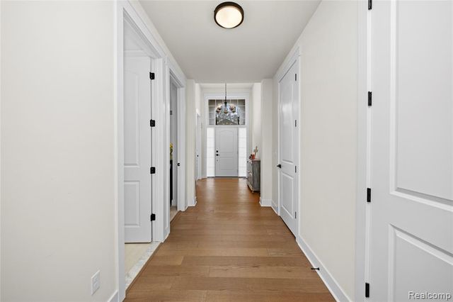 7841 Trailside Court, West Bloomfield, MI 48323