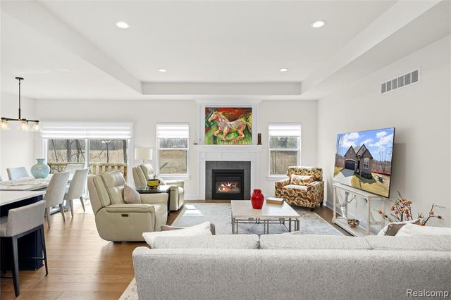 7841 Trailside Court, West Bloomfield, MI 48323