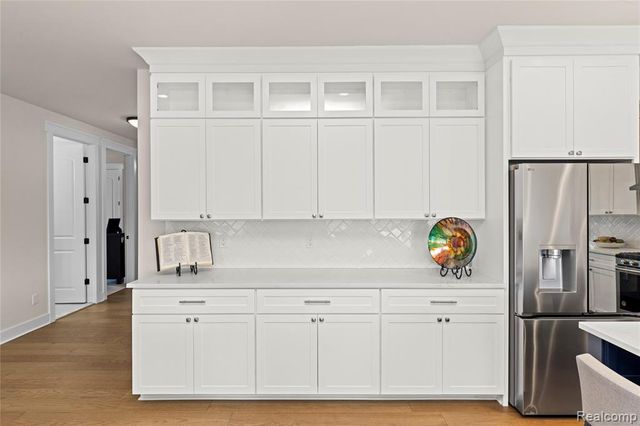 7841 Trailside Court, West Bloomfield, MI 48323