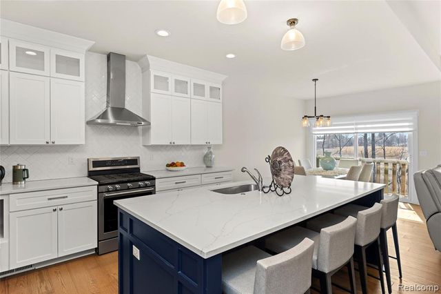 7841 Trailside Court, West Bloomfield, MI 48323