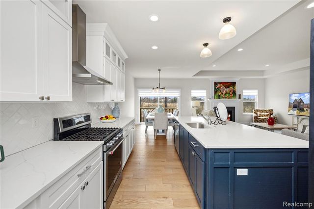 7841 Trailside Court, West Bloomfield, MI 48323