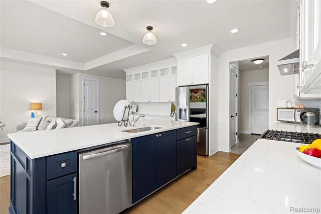 7841 Trailside Court, West Bloomfield, MI 48323