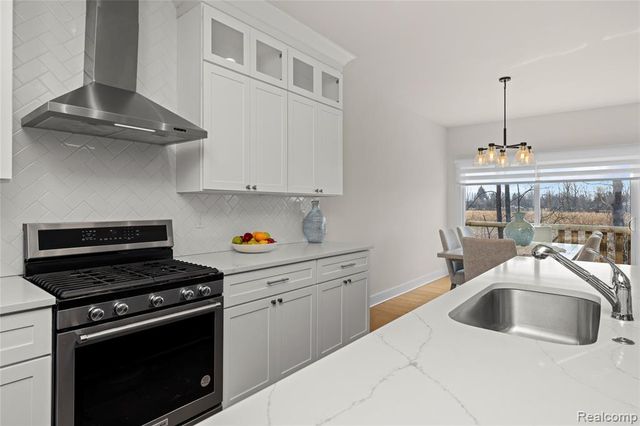 7841 Trailside Court, West Bloomfield, MI 48323