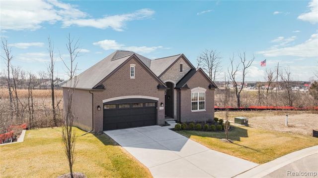 7841 Trailside Court, West Bloomfield, MI 48323