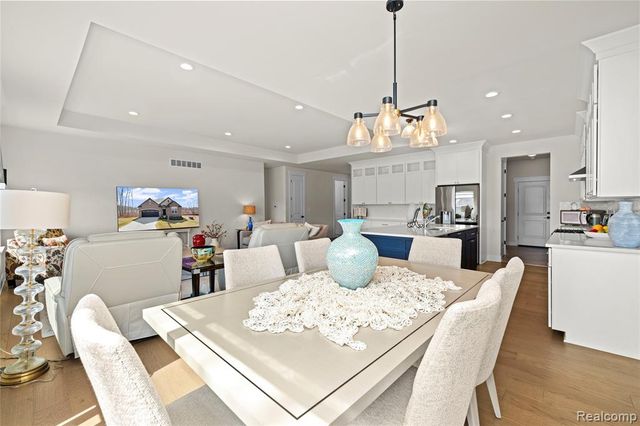 7841 Trailside Court, West Bloomfield, MI 48323