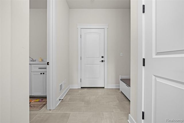 7841 Trailside Court, West Bloomfield, MI 48323