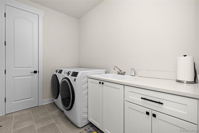 7841 Trailside Court, West Bloomfield, MI 48323