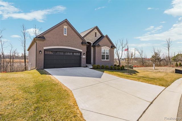 7841 Trailside Court, West Bloomfield, MI 48323