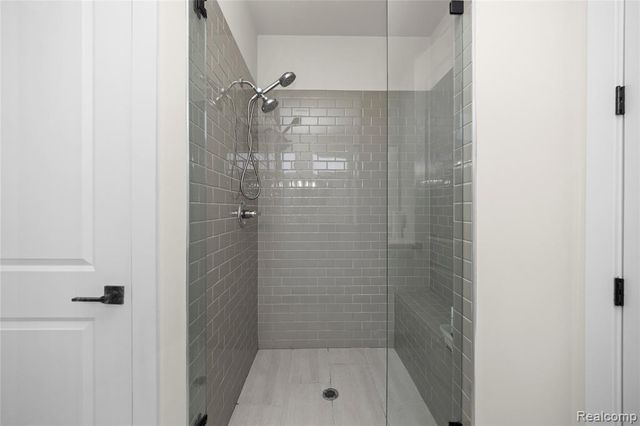 7841 Trailside Court, West Bloomfield, MI 48323