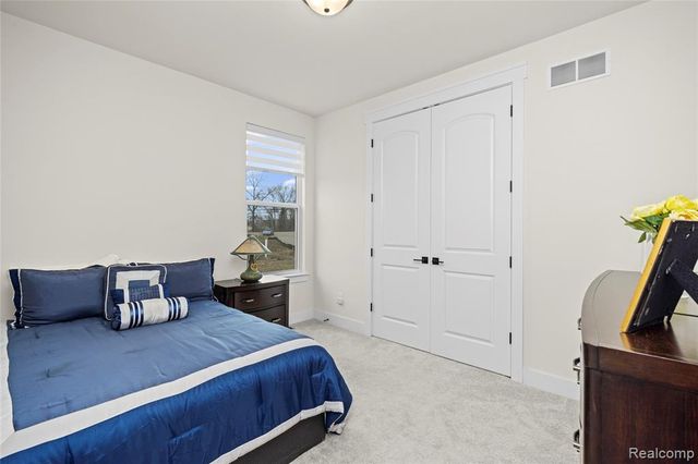 7841 Trailside Court, West Bloomfield, MI 48323