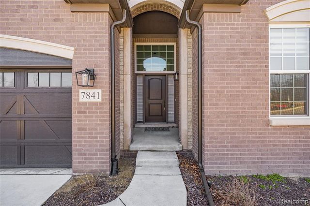 7841 Trailside Court, West Bloomfield, MI 48323