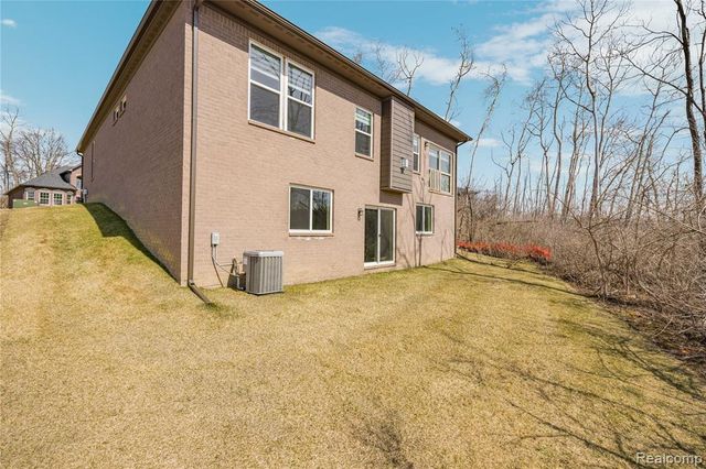 7841 Trailside Court, West Bloomfield, MI 48323