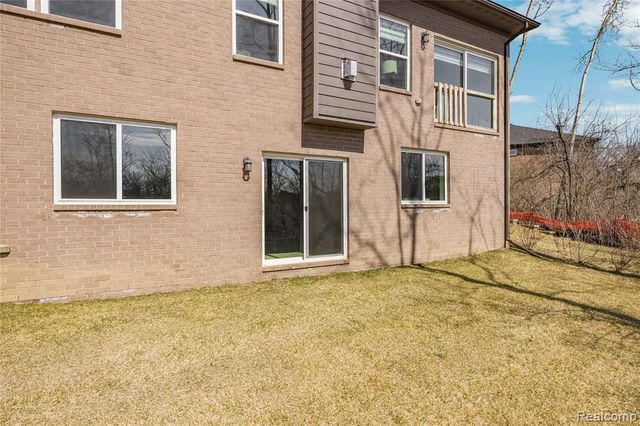 7841 Trailside Court, West Bloomfield, MI 48323