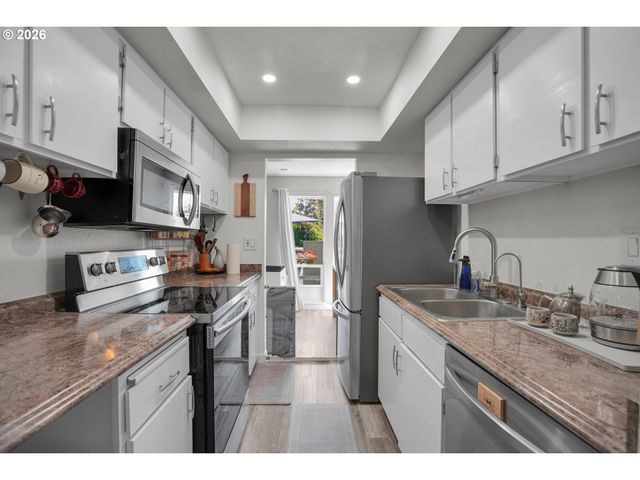 1558 Nw MIDLAKE Ln, Beaverton, OR 97006
