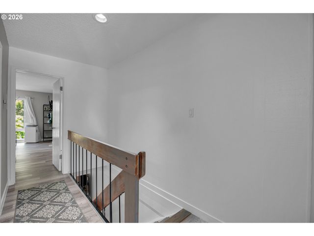1558 Nw MIDLAKE Ln, Beaverton, OR 97006