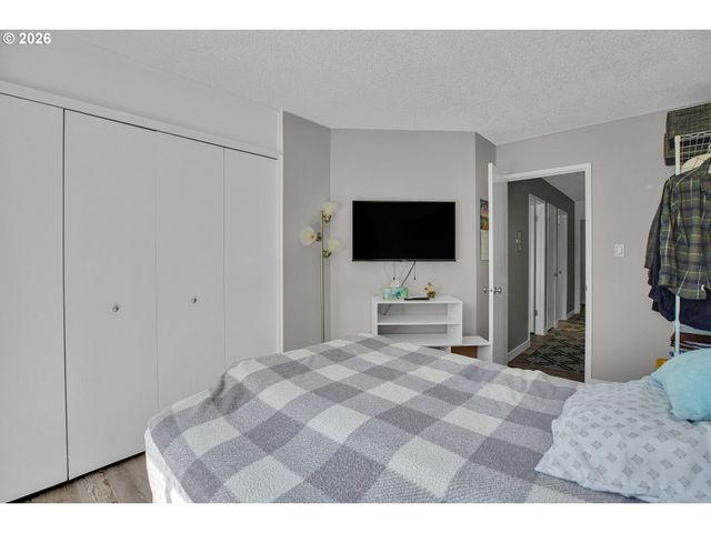1558 Nw MIDLAKE Ln, Beaverton, OR 97006