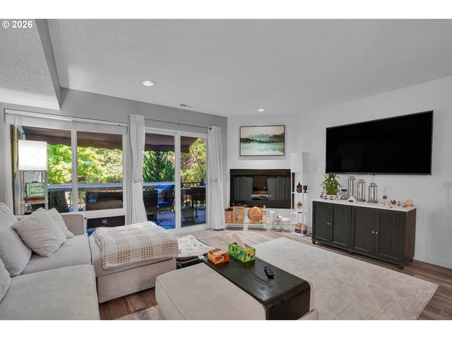 1558 Nw MIDLAKE Ln, Beaverton, OR 97006