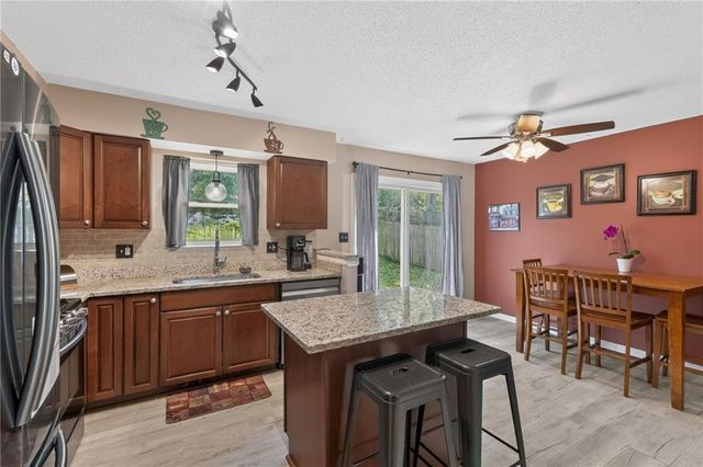 1100 NW Canterbury Road, Blue Springs, MO 64015