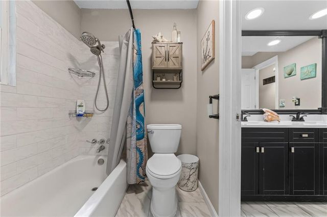 1100 NW Canterbury Road, Blue Springs, MO 64015