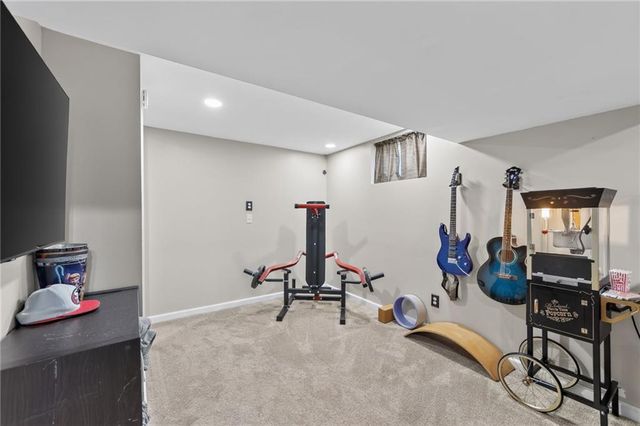 1100 NW Canterbury Road, Blue Springs, MO 64015