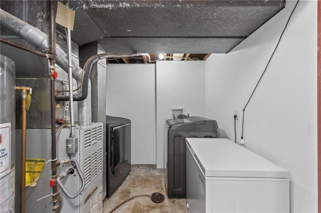 1100 NW Canterbury Road, Blue Springs, MO 64015