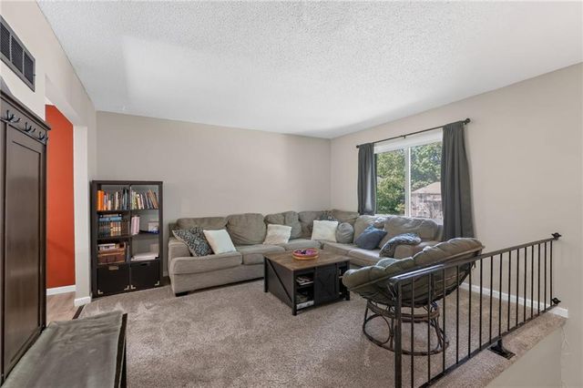 1100 NW Canterbury Road, Blue Springs, MO 64015