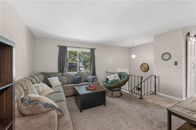 1100 NW Canterbury Road, Blue Springs, MO 64015