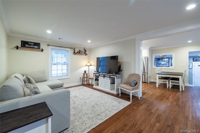675 N Erie Avenue, Lindenhurst, NY 11757