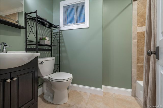 675 N Erie Avenue, Lindenhurst, NY 11757