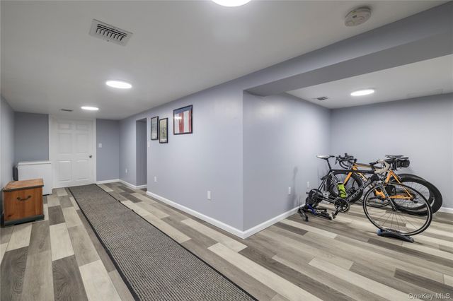 675 N Erie Avenue, Lindenhurst, NY 11757