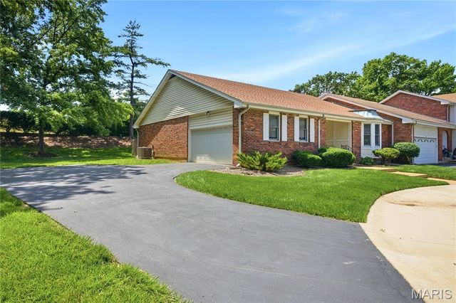 2477 Baxton Way, Chesterfield, MO 63017